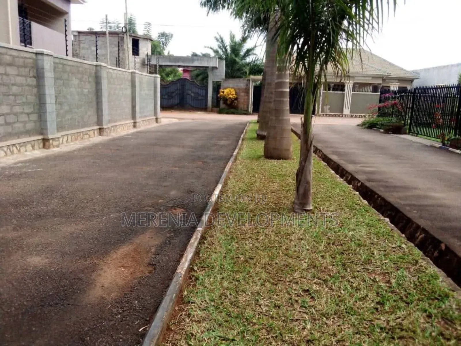 4bdrm Duplex in Kira for rent