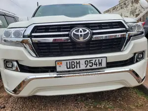 Toyota Land Cruiser 4.0 V6 GX-R 2013 White