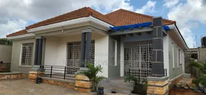 3bdrm House in Bwebajja, Wakiso / Wakiso for sale