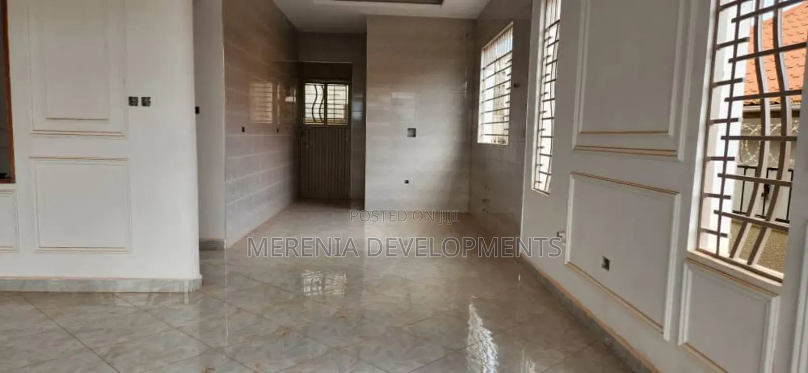 3bdrm House in Bwebajja, Wakiso / Wakiso for sale