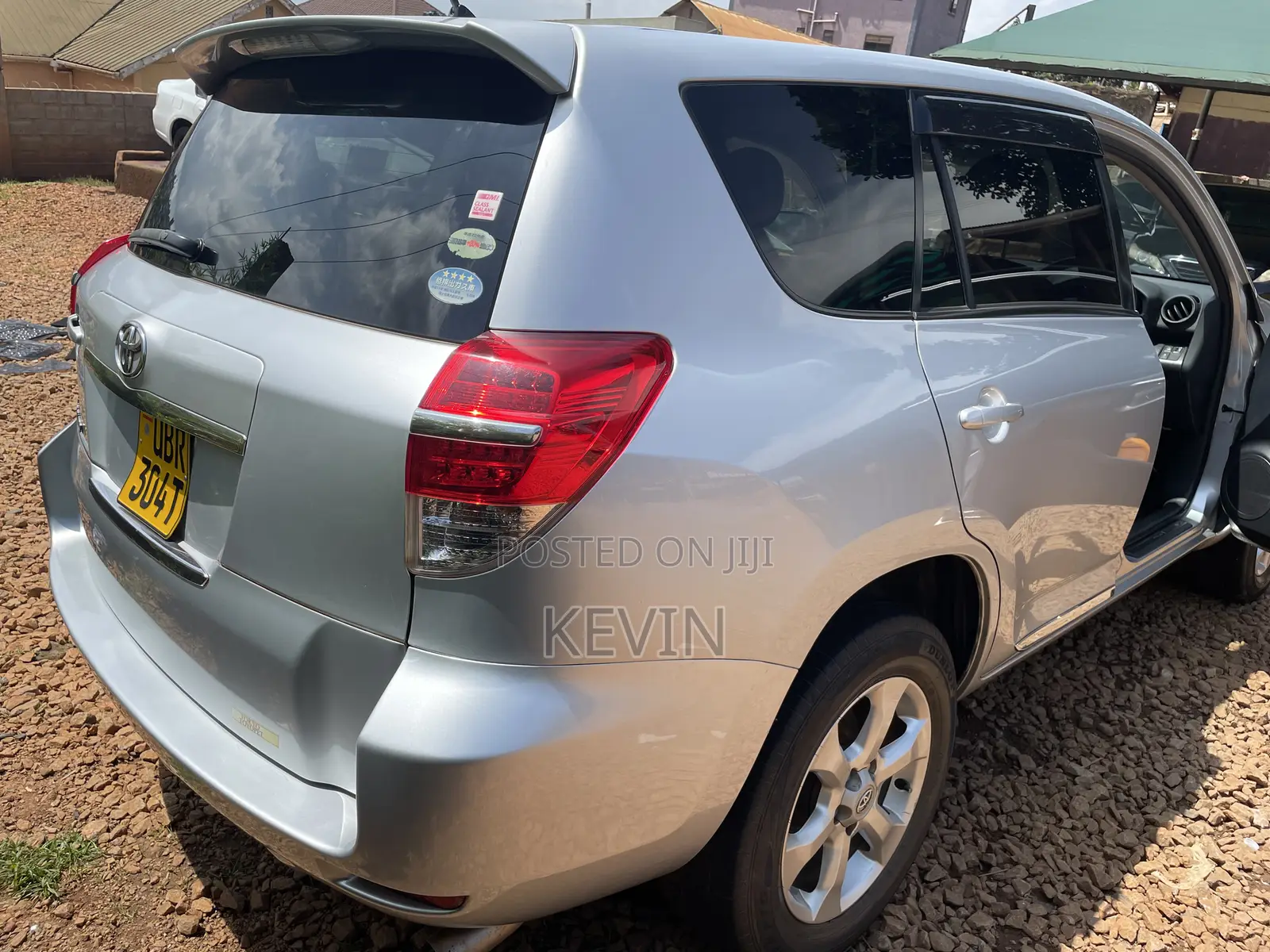 Toyota Vanguard 2010 Silver