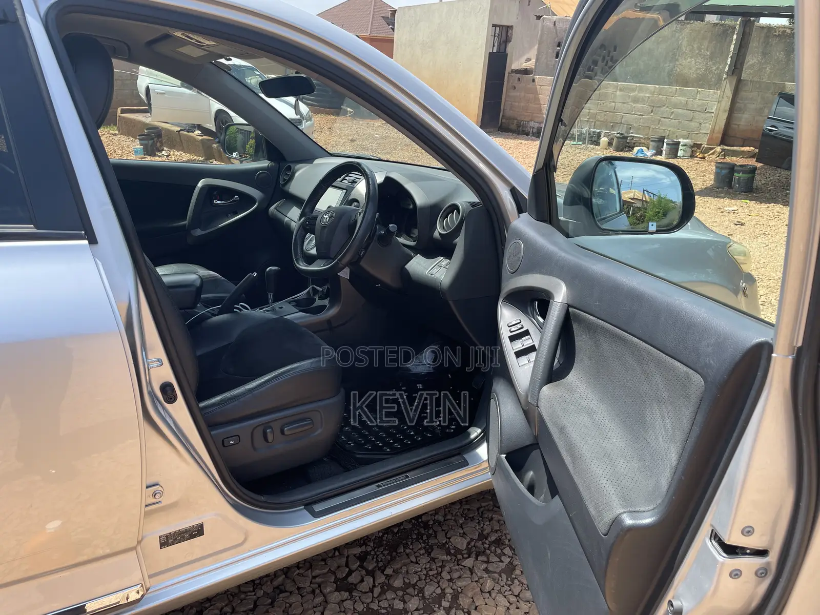 Toyota Vanguard 2010 Silver