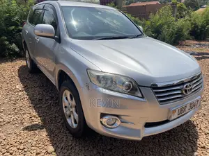 Toyota Vanguard 2010 Silver