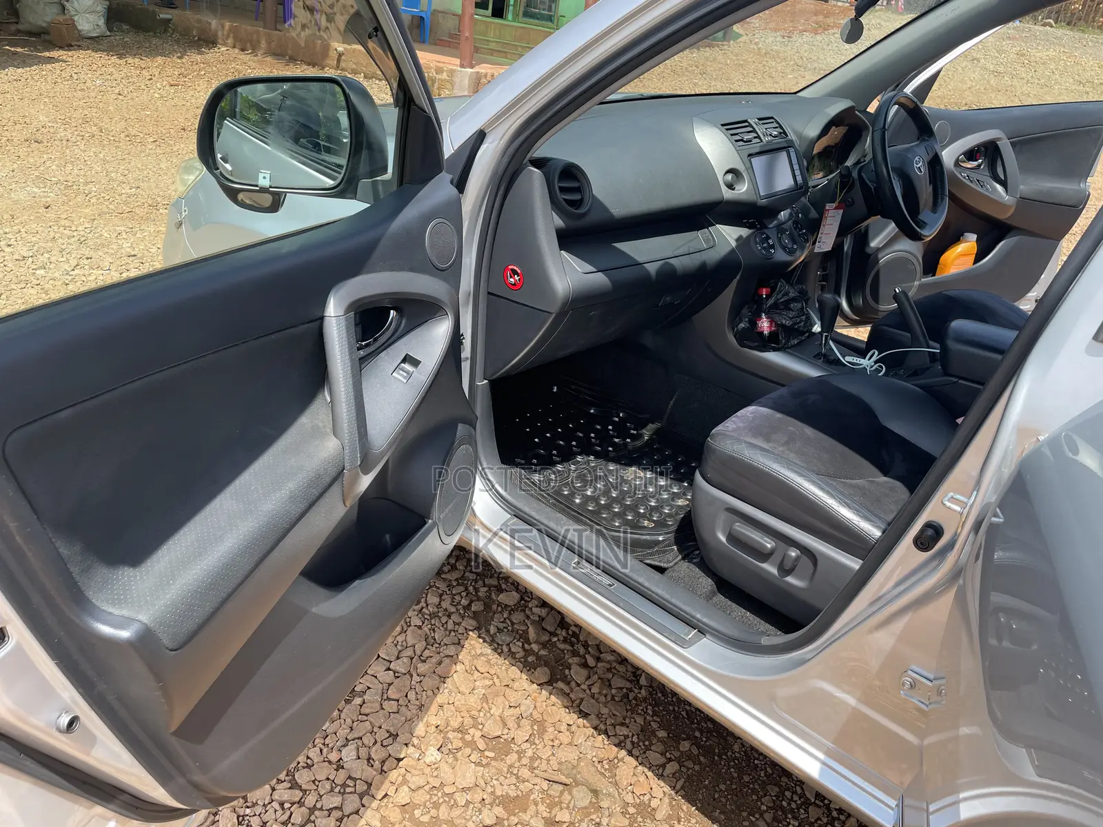 Toyota Vanguard 2010 Silver