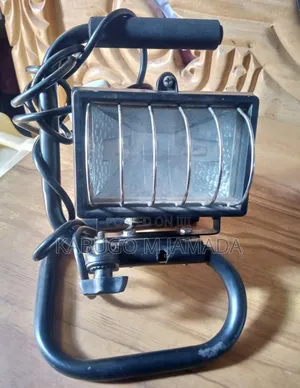 ‎Hometech Portable Halogen Floodlight