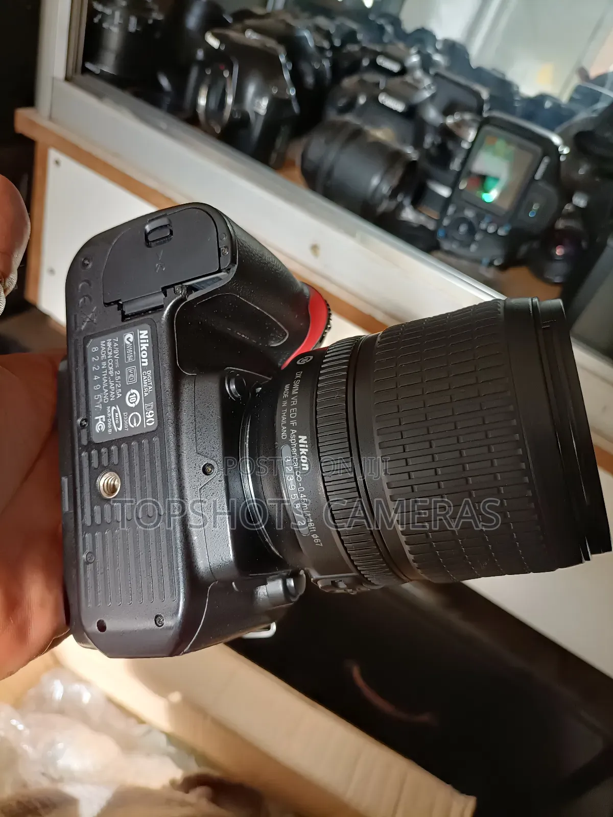Nikon D90 Withi 18-105mm Vr Lens