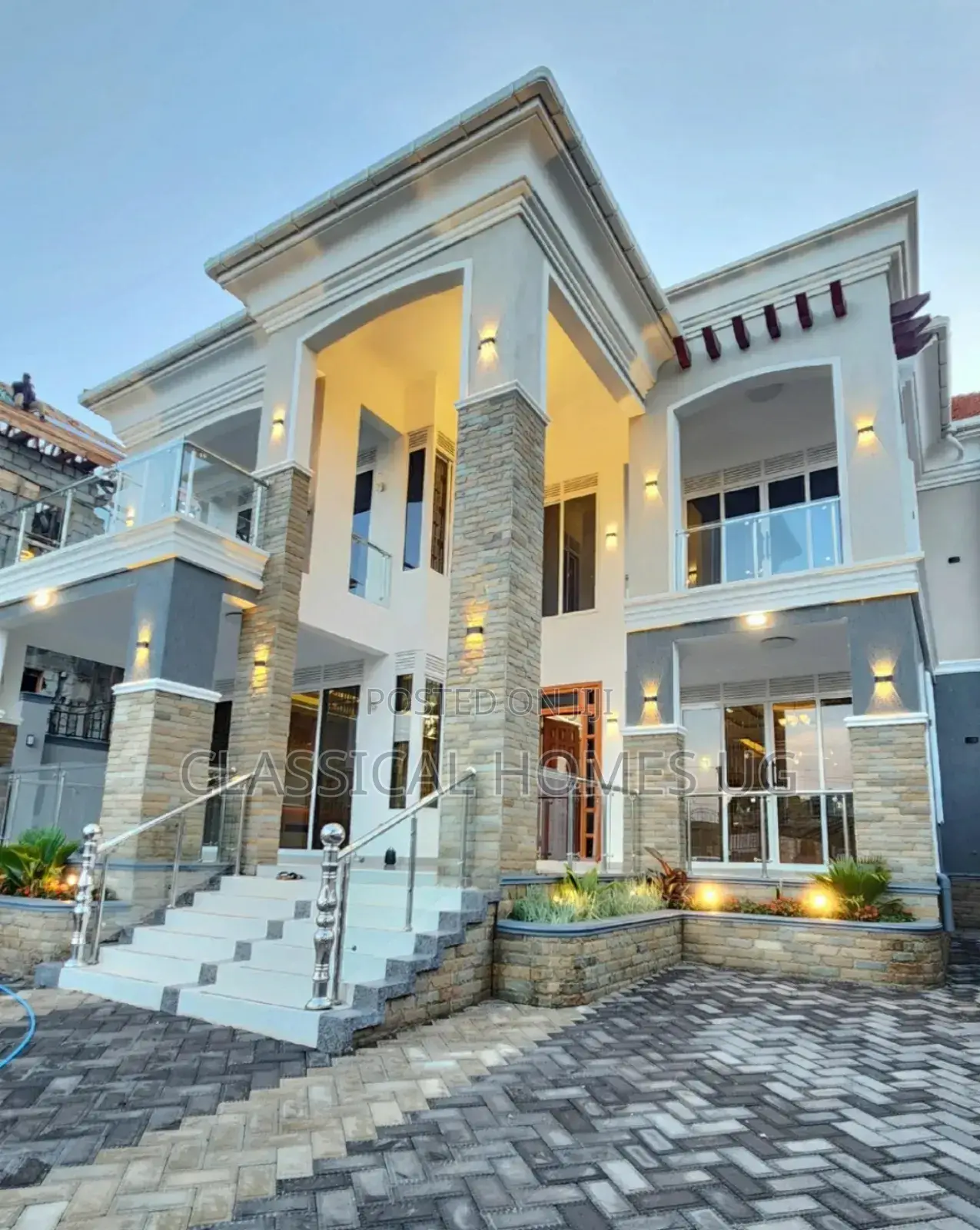 5bdrm Duplex in Akright Bwebajja, Central Division for rent