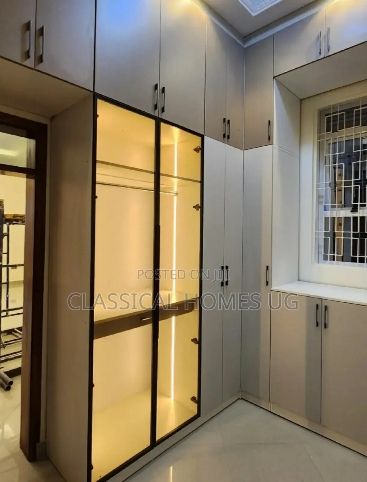 5bdrm Duplex in Akright Bwebajja, Central Division for rent