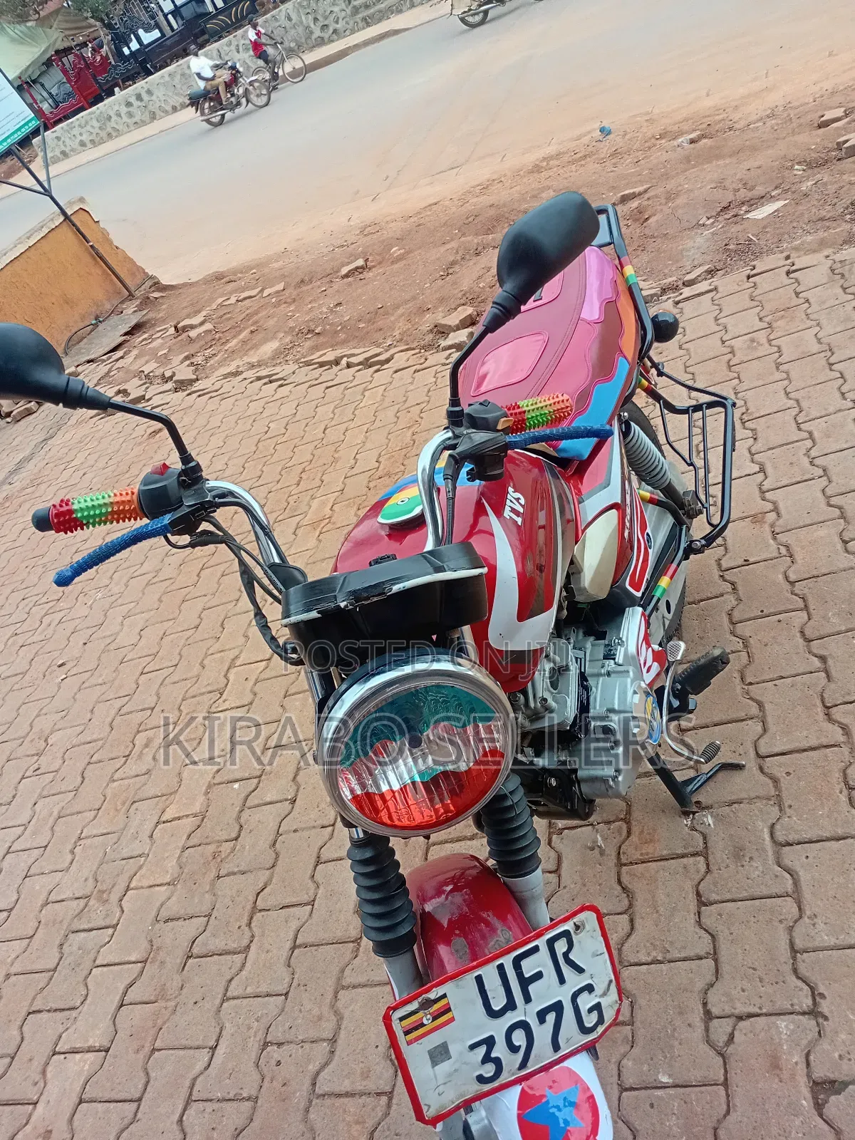 TVS HLX 125 2024 Red