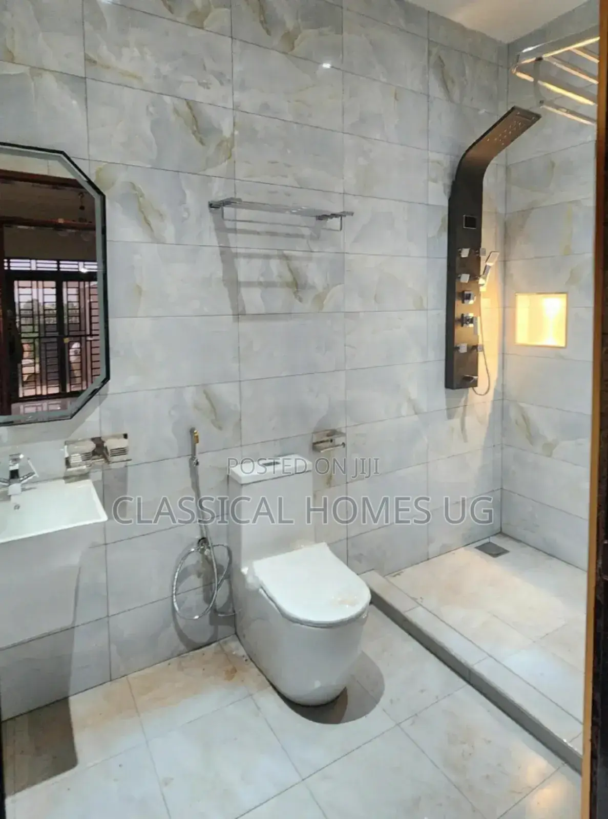 4bdrm Bungalow in Akright Bwebajja, Central Division for rent