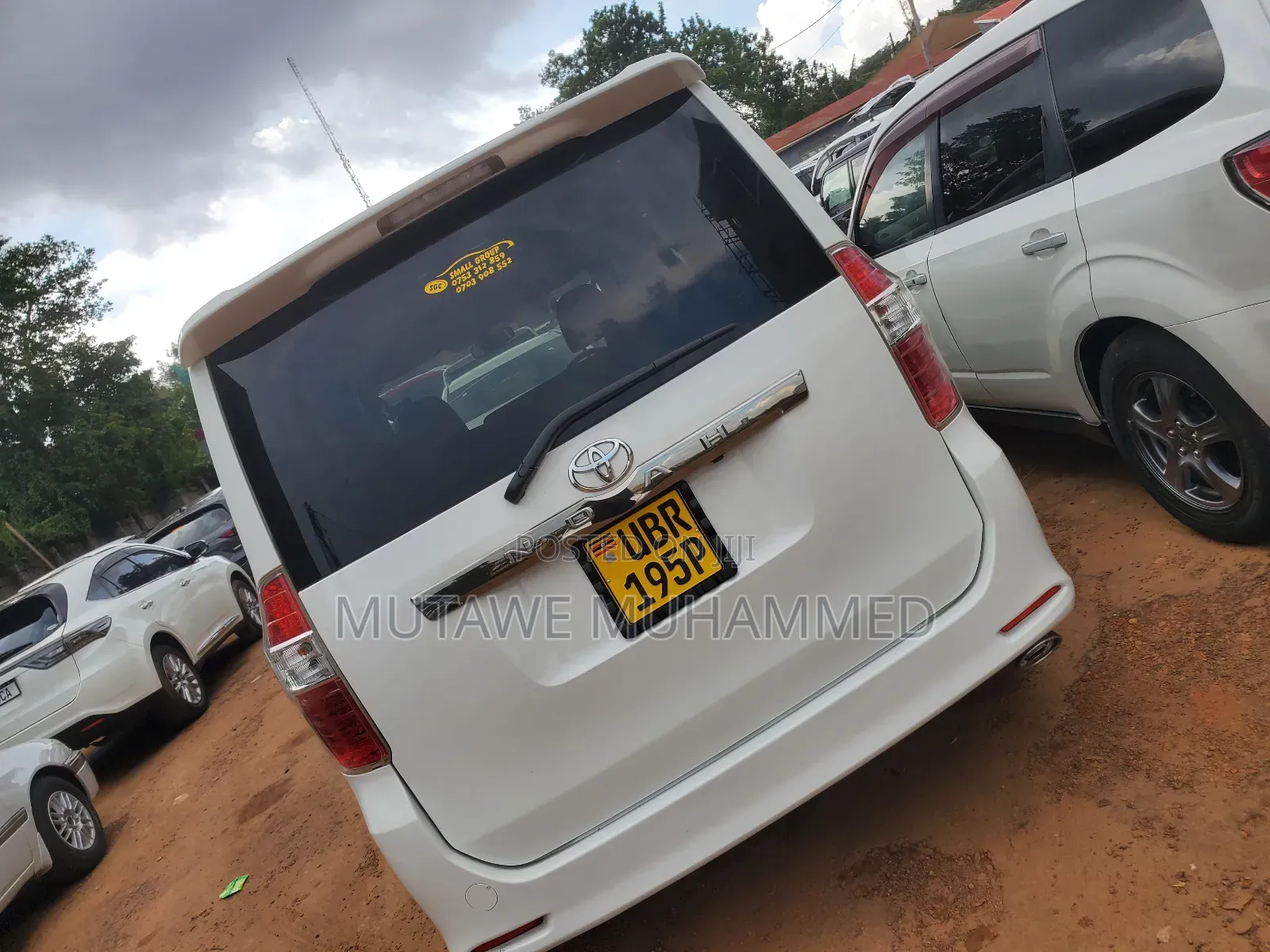 Toyota Noah 2011 White