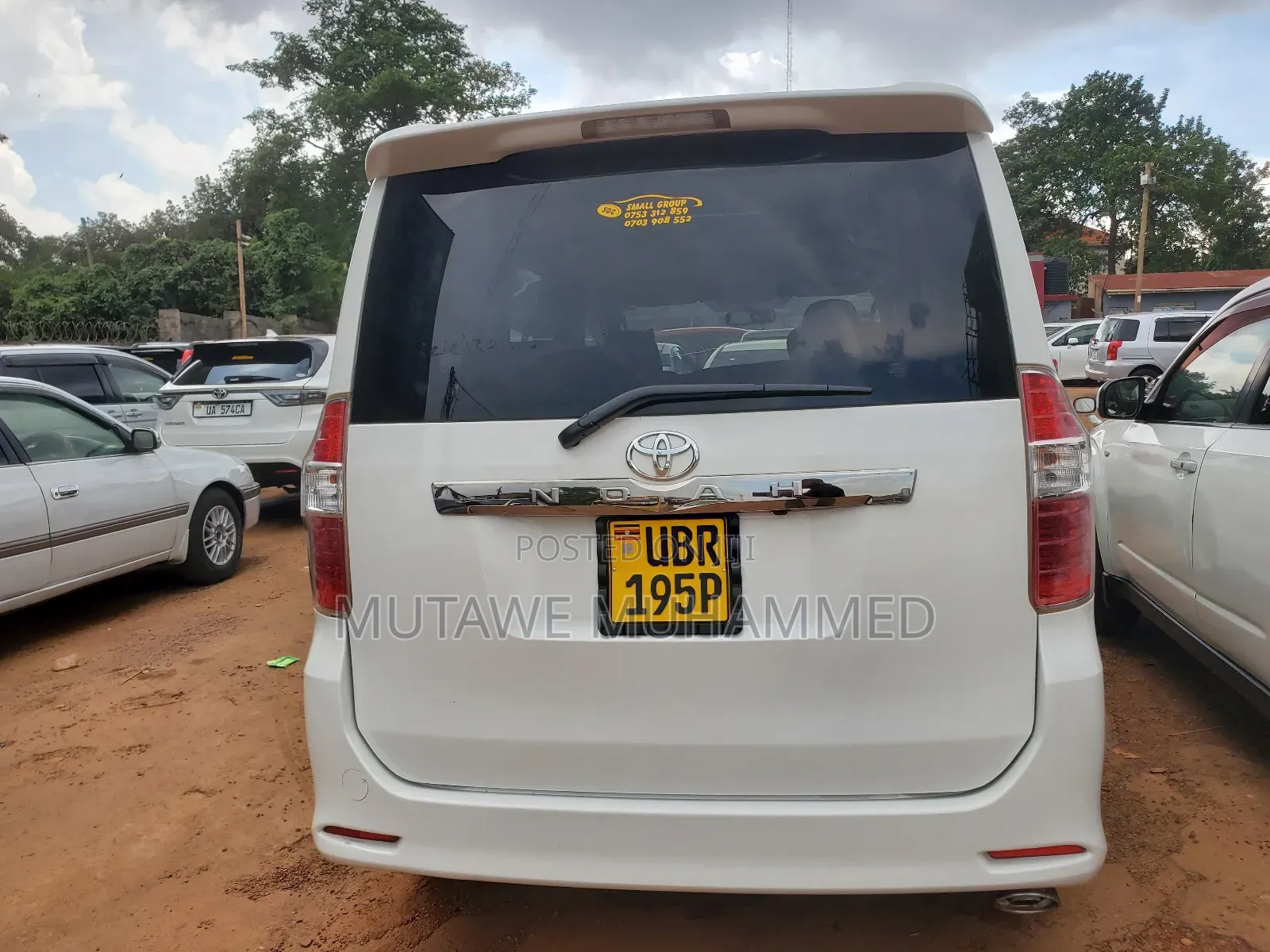 Toyota Noah 2011 White
