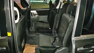 Toyota Noah 2.0 158hp FWD (8 Seater) 2009 Gray