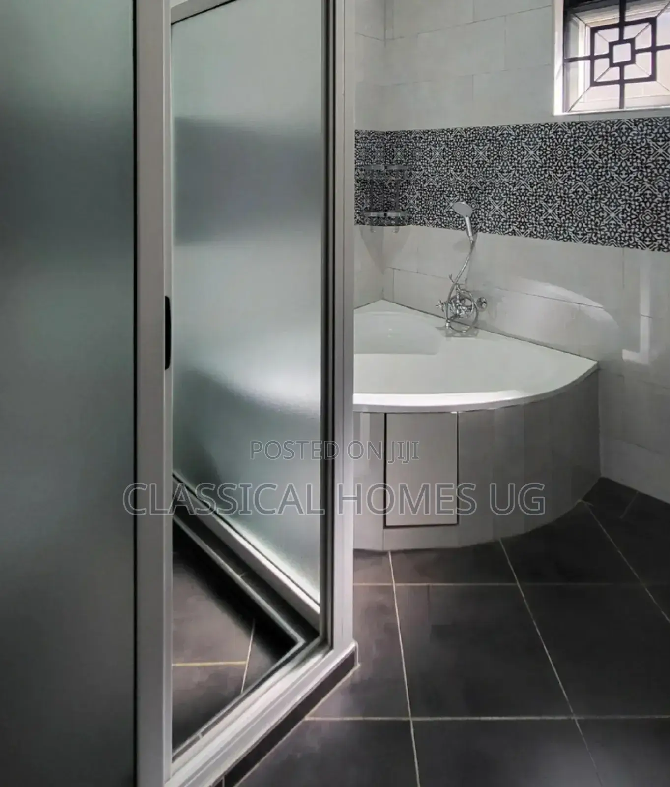 4bdrm Bungalow in Akright Bwebajja, Central Division for rent