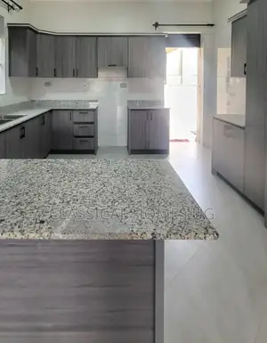 4bdrm Bungalow in Akright Bwebajja, Central Division for rent