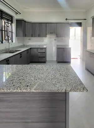 4bdrm Bungalow in Akright Bwebajja, Central Division for rent