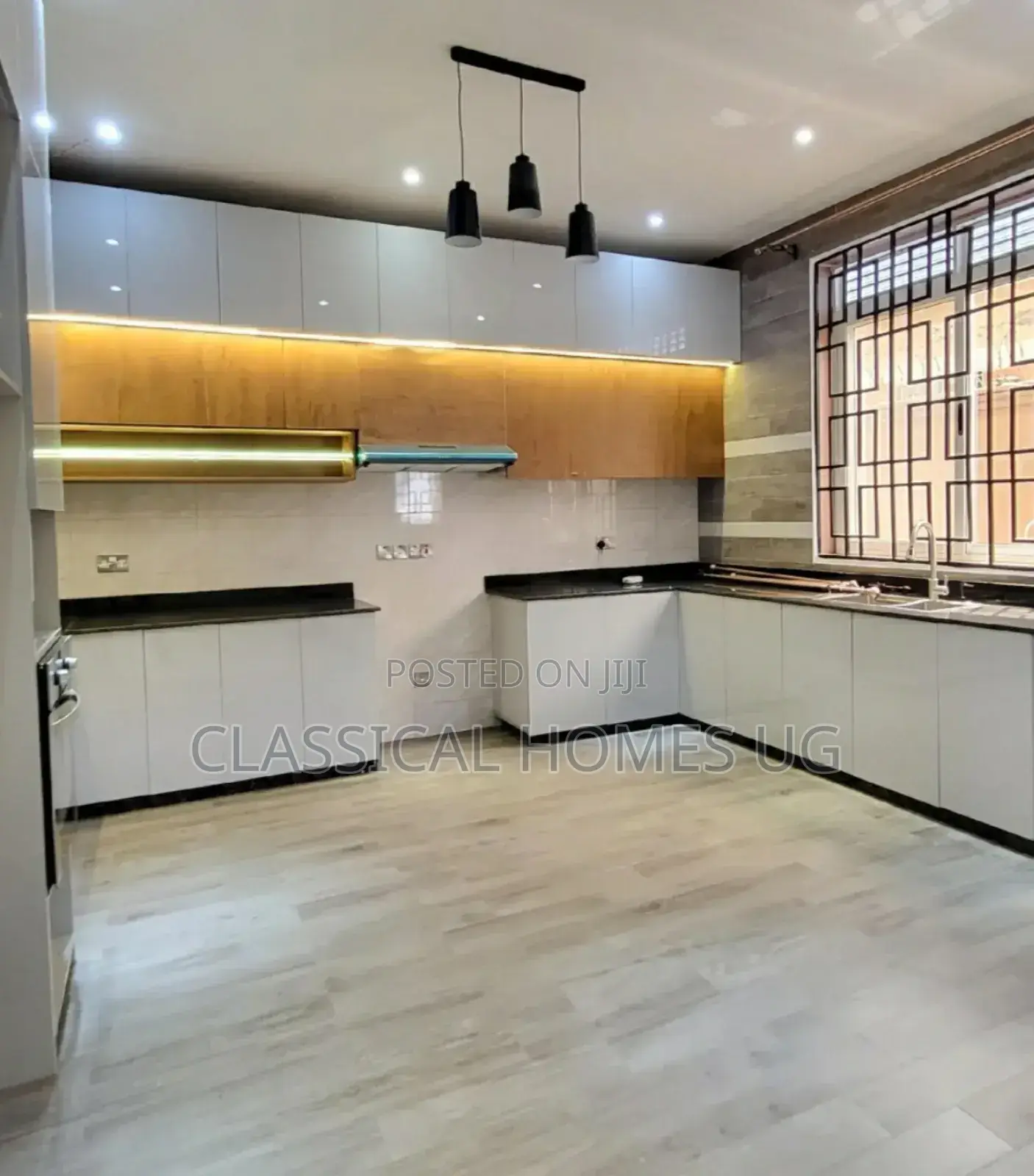 5bdrm Duplex in Akright Bwebajja, Central Division for rent