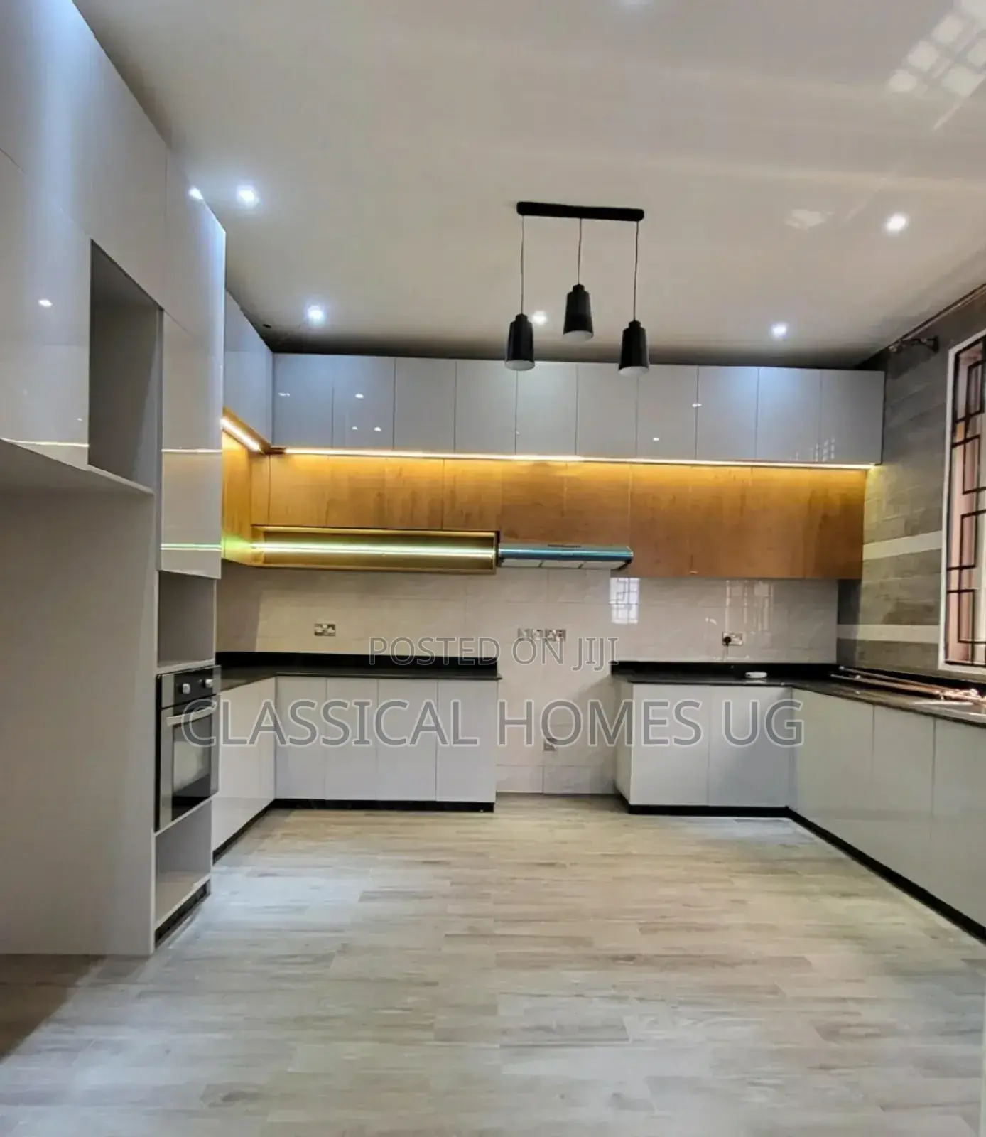 5bdrm Duplex in Akright Bwebajja, Central Division for rent