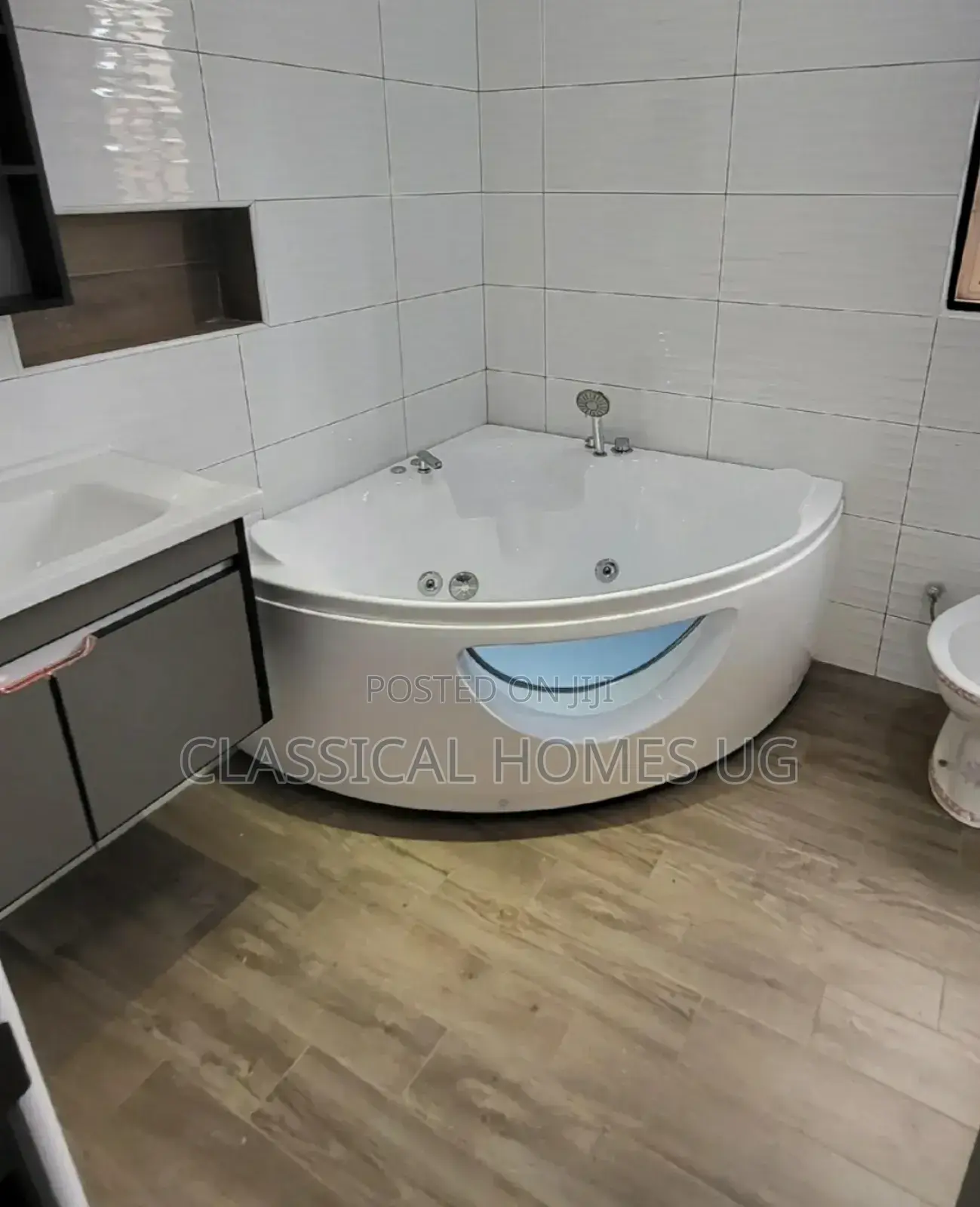 5bdrm Duplex in Akright Bwebajja, Central Division for rent