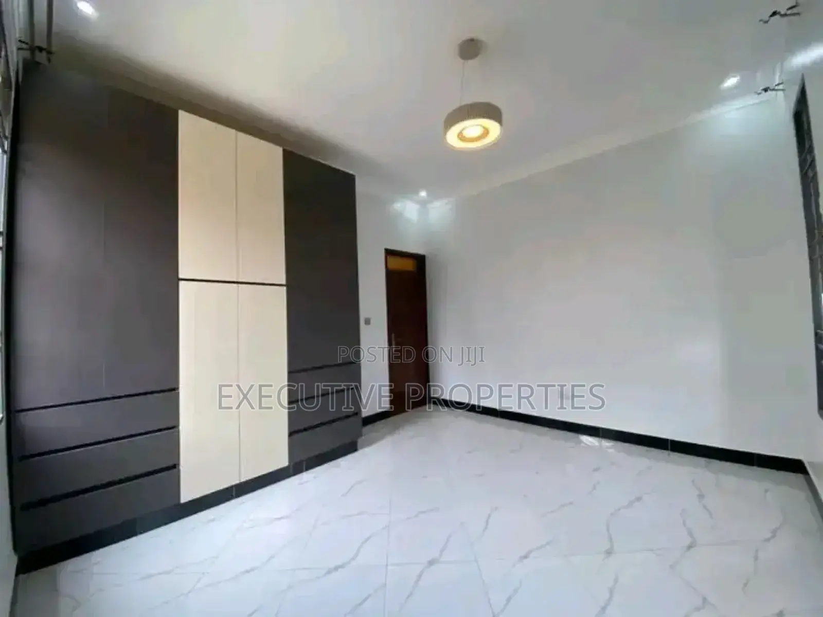 3bdrm Apartment in Muyenga, Central Division for rent
