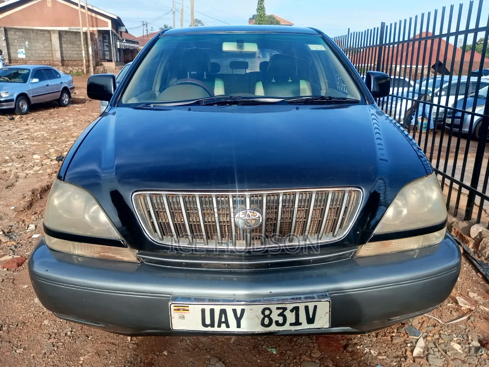 Toyota Harrier 2000 Black
