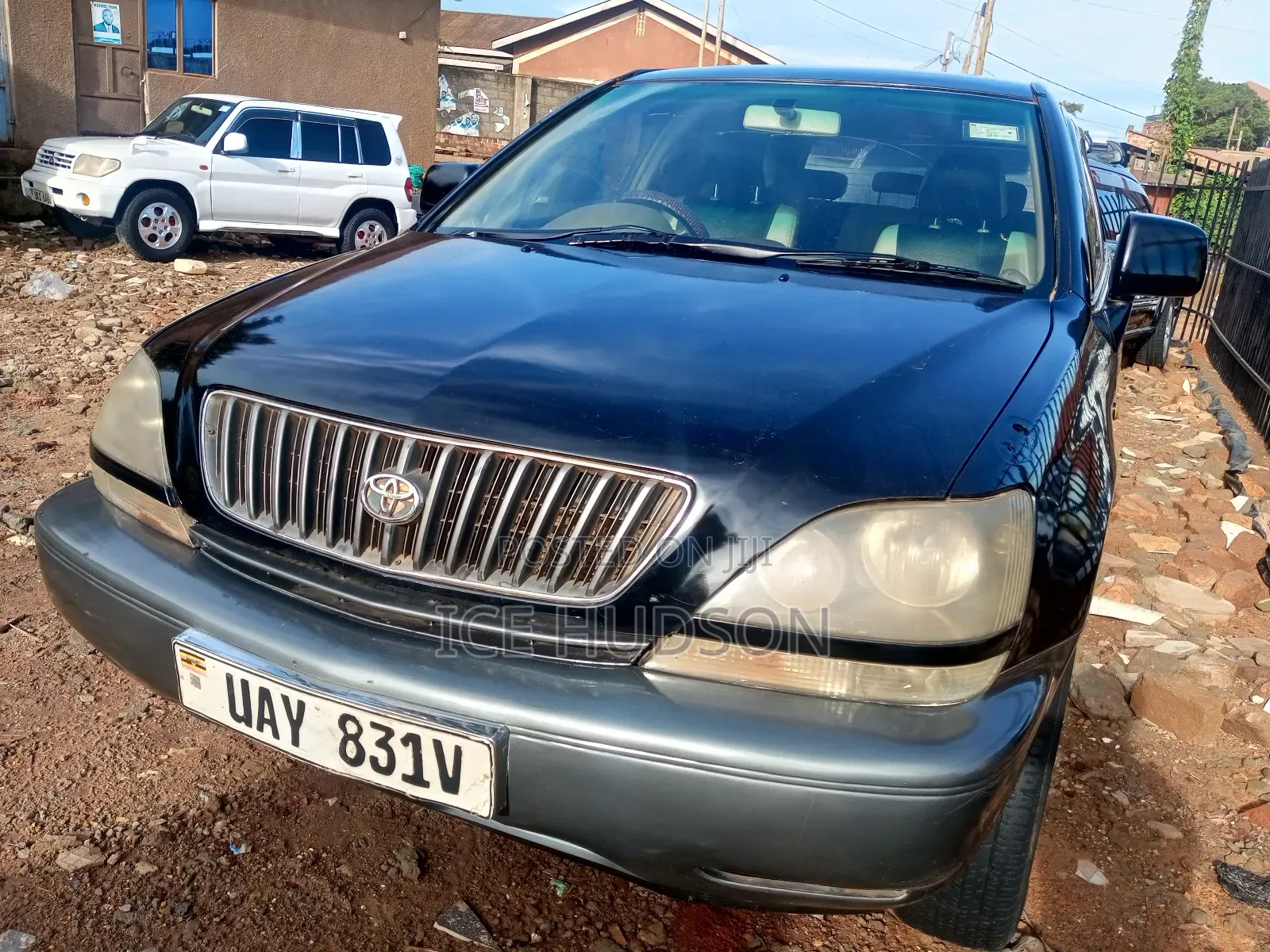 Toyota Harrier 2000 Black