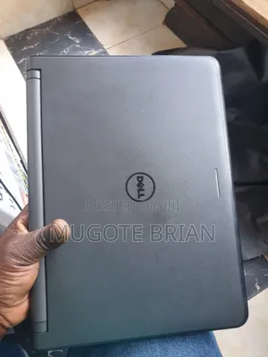 Laptop Dell Latitude 3350 4GB Intel Core i5 HDD 500GB
