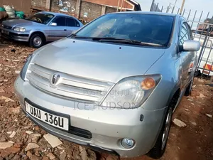 Toyota IST 2009 Silver
