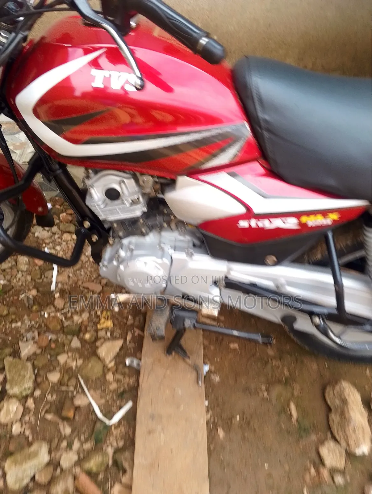TVS HLX 125 2024 Red