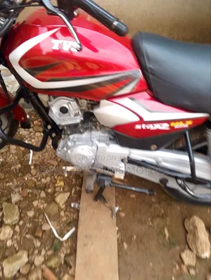 TVS HLX 125 2024 Red