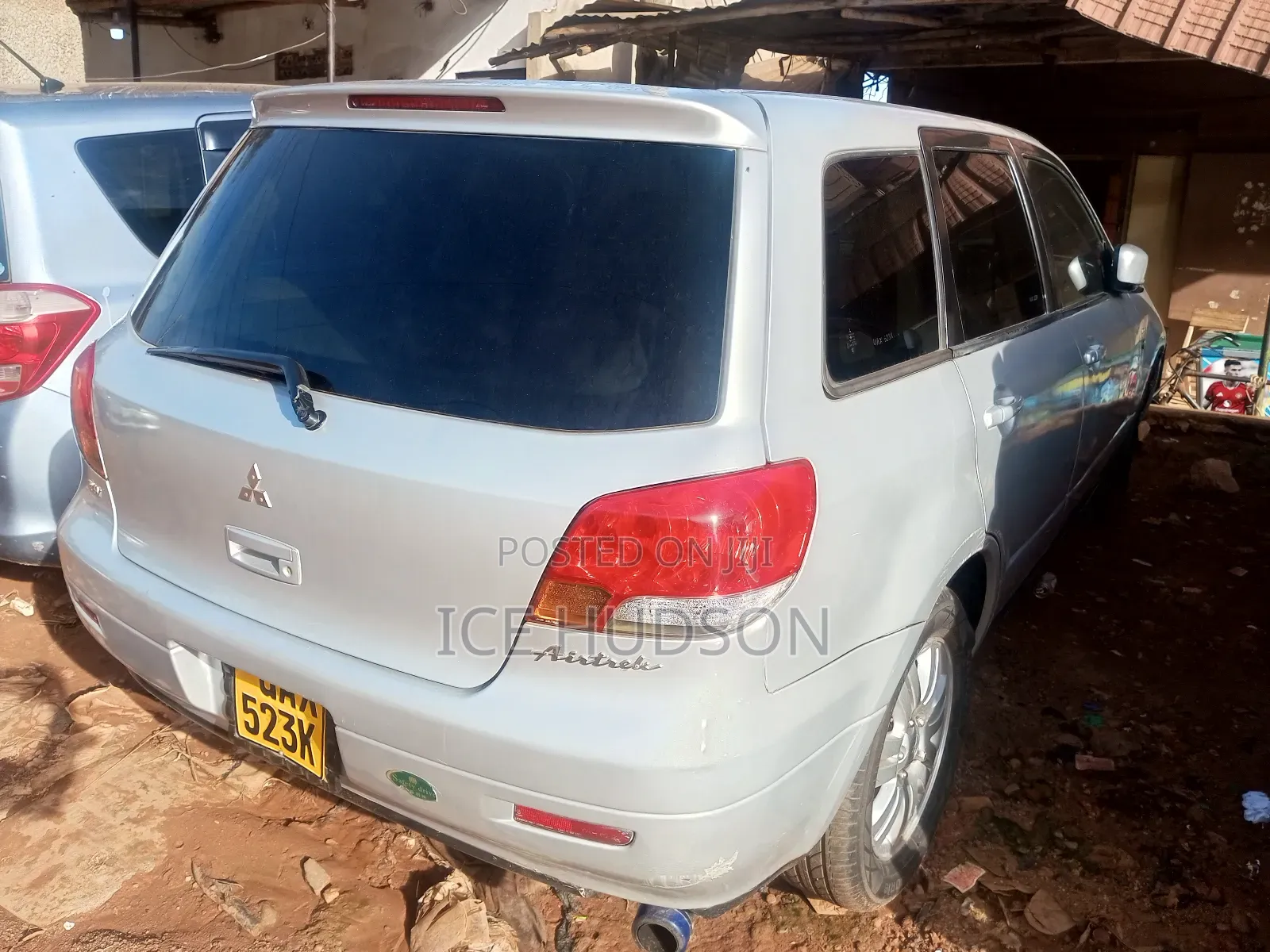 Mitsubishi Airtrek 2002 Silver