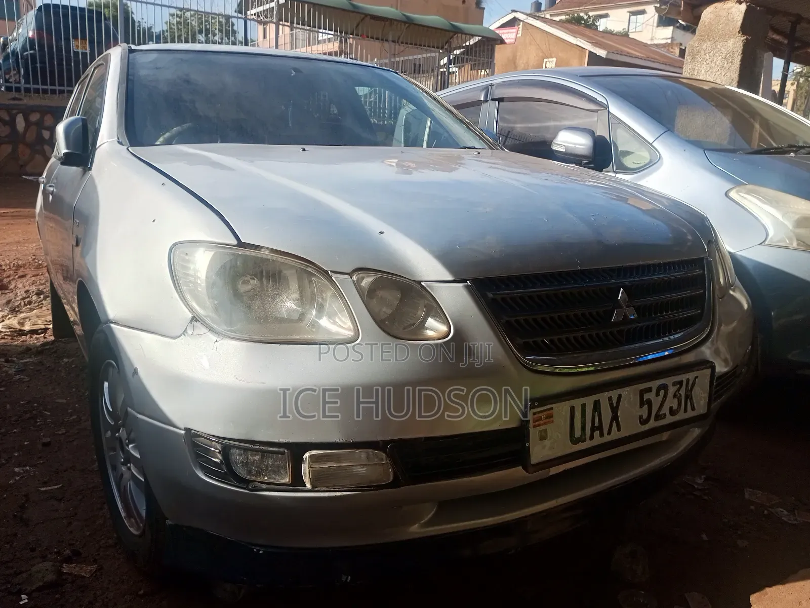 Mitsubishi Airtrek 2002 Silver