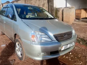 Toyota Nadia 2000 Silver