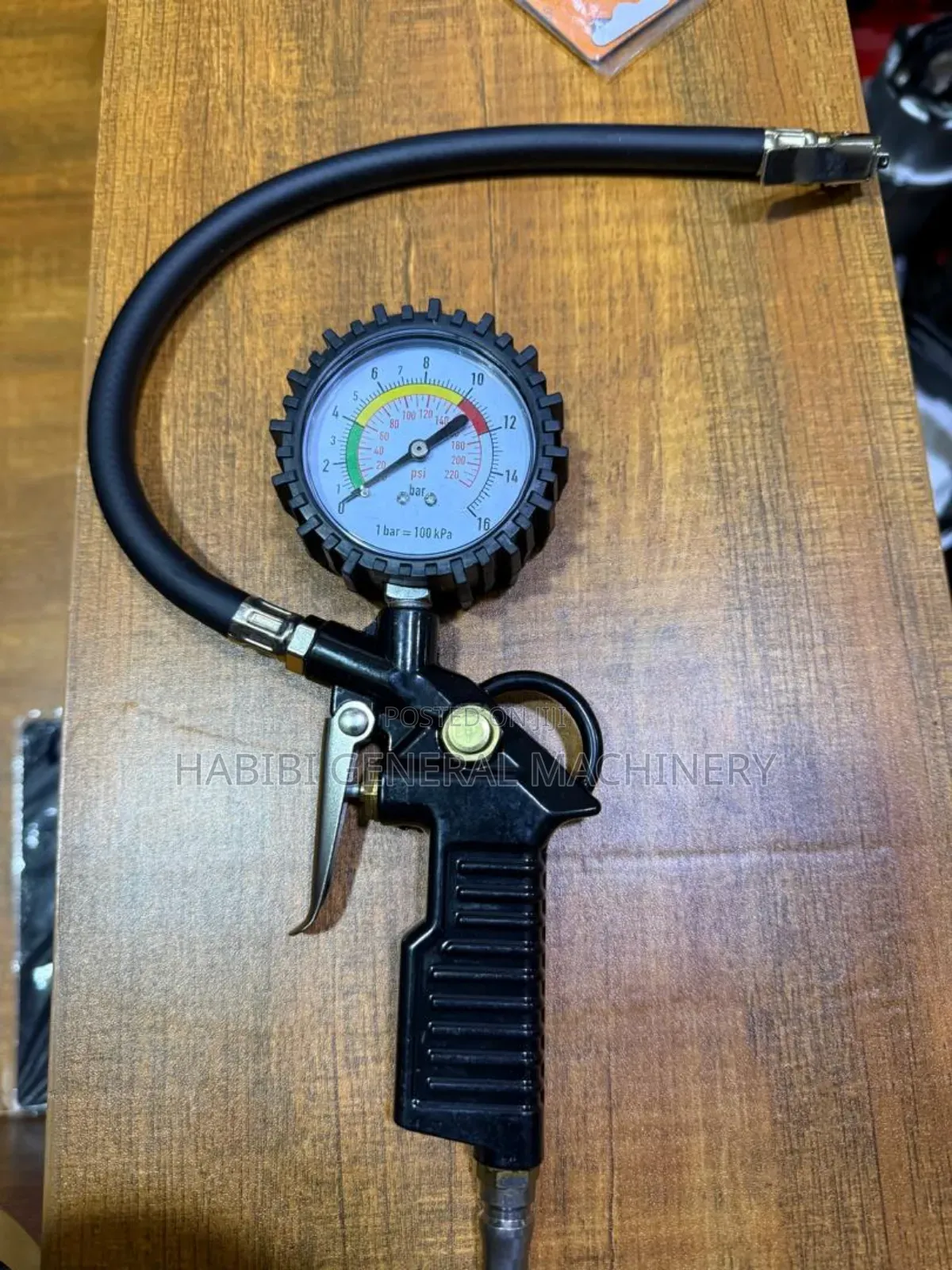 Quick Connect Tire Inflator Deflator With Gauge for Cars