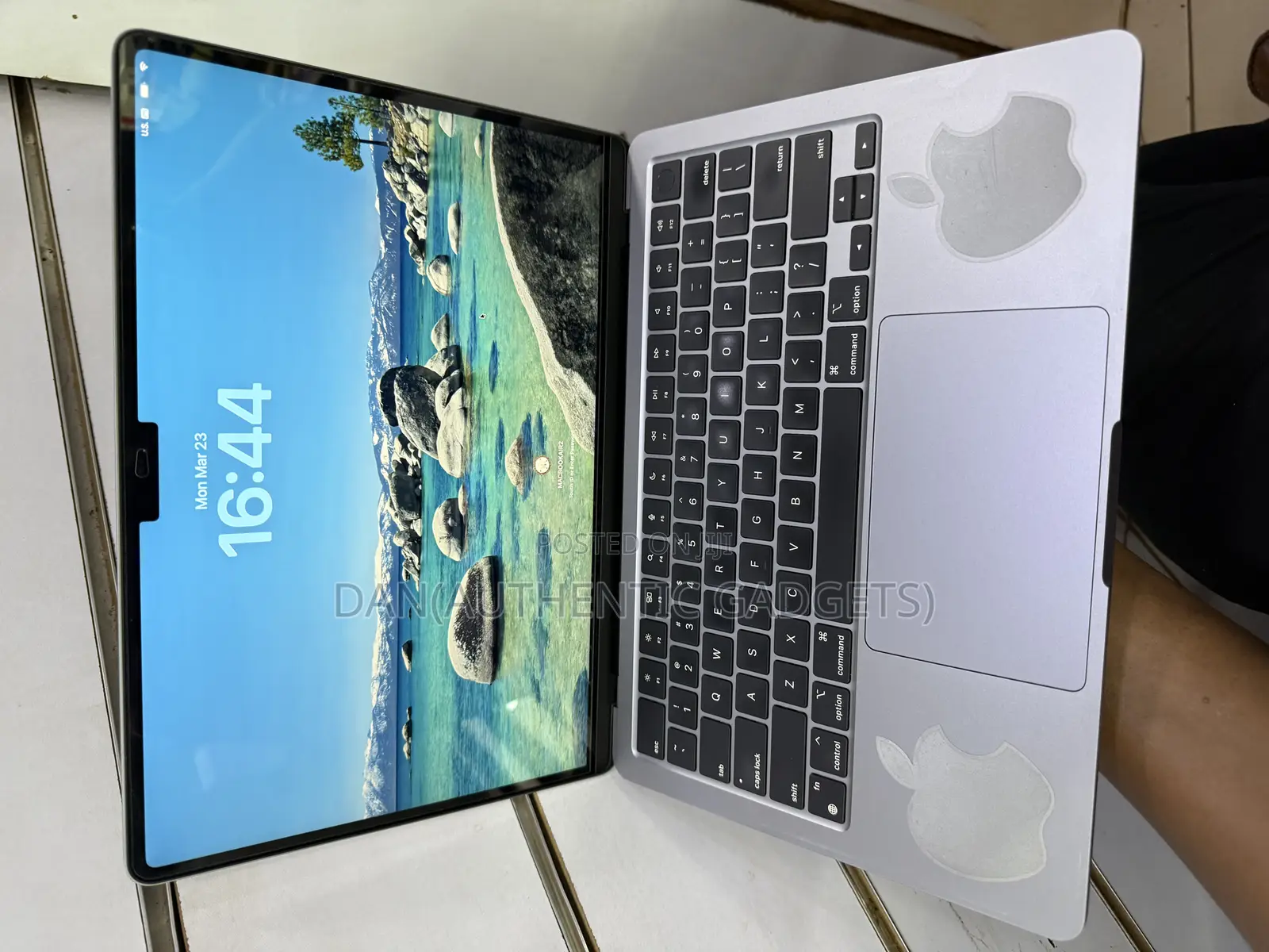 Laptop Apple MacBook Air 2022 M2 8GB Apple M2 SSD 256GB