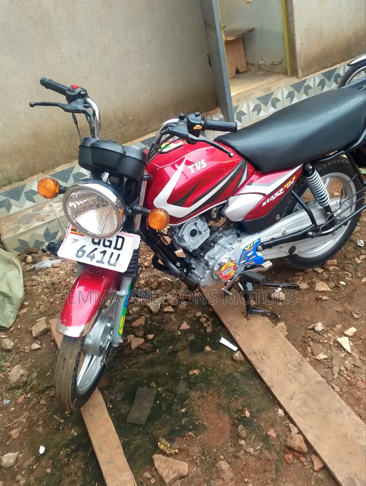 TVS HLX 125 2024 Red