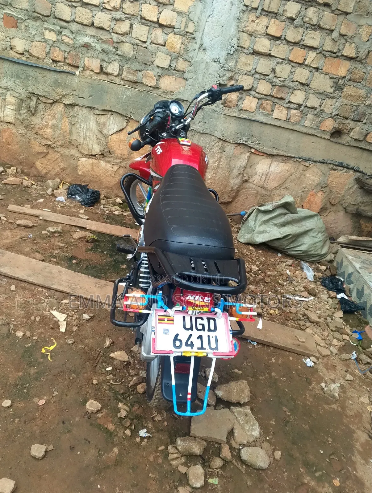 TVS HLX 125 2024 Red