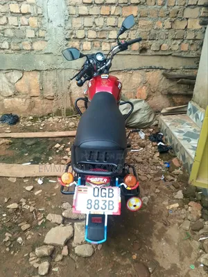 TVS HLX 125 2024 Red
