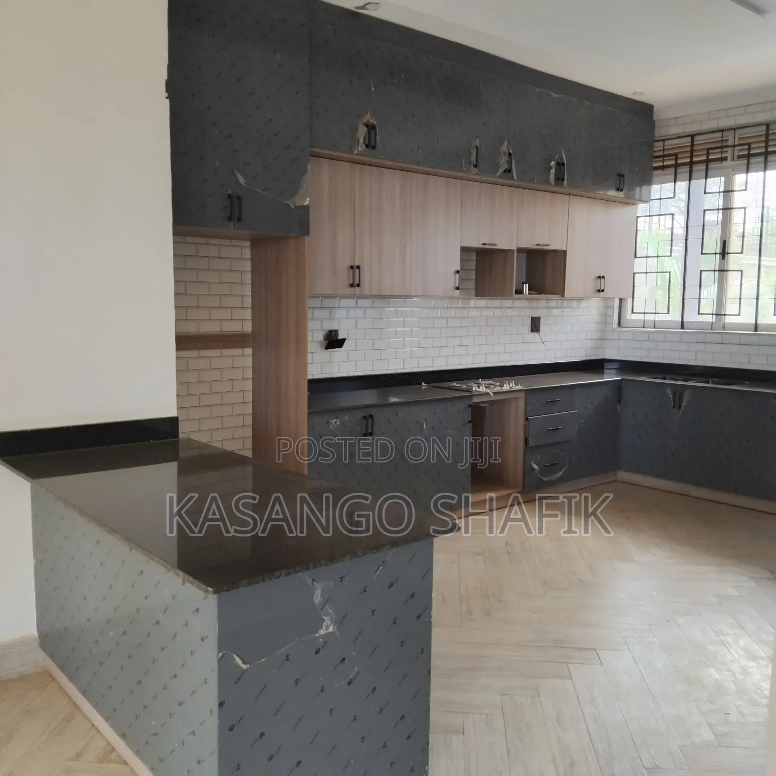 4bdrm Duplex in Kira for sale