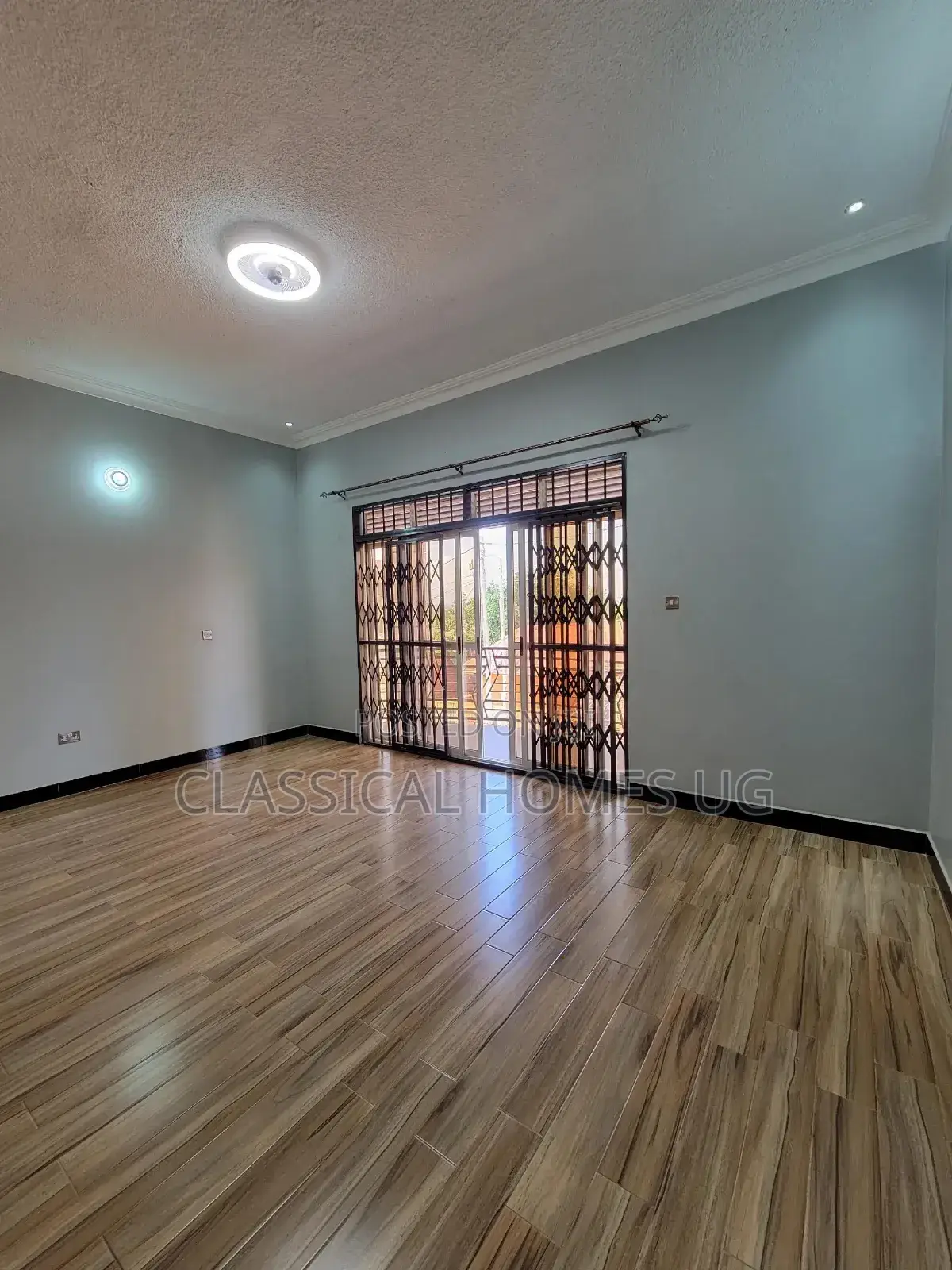 5bdrm Duplex in Akright Bwebajja, Central Division for rent