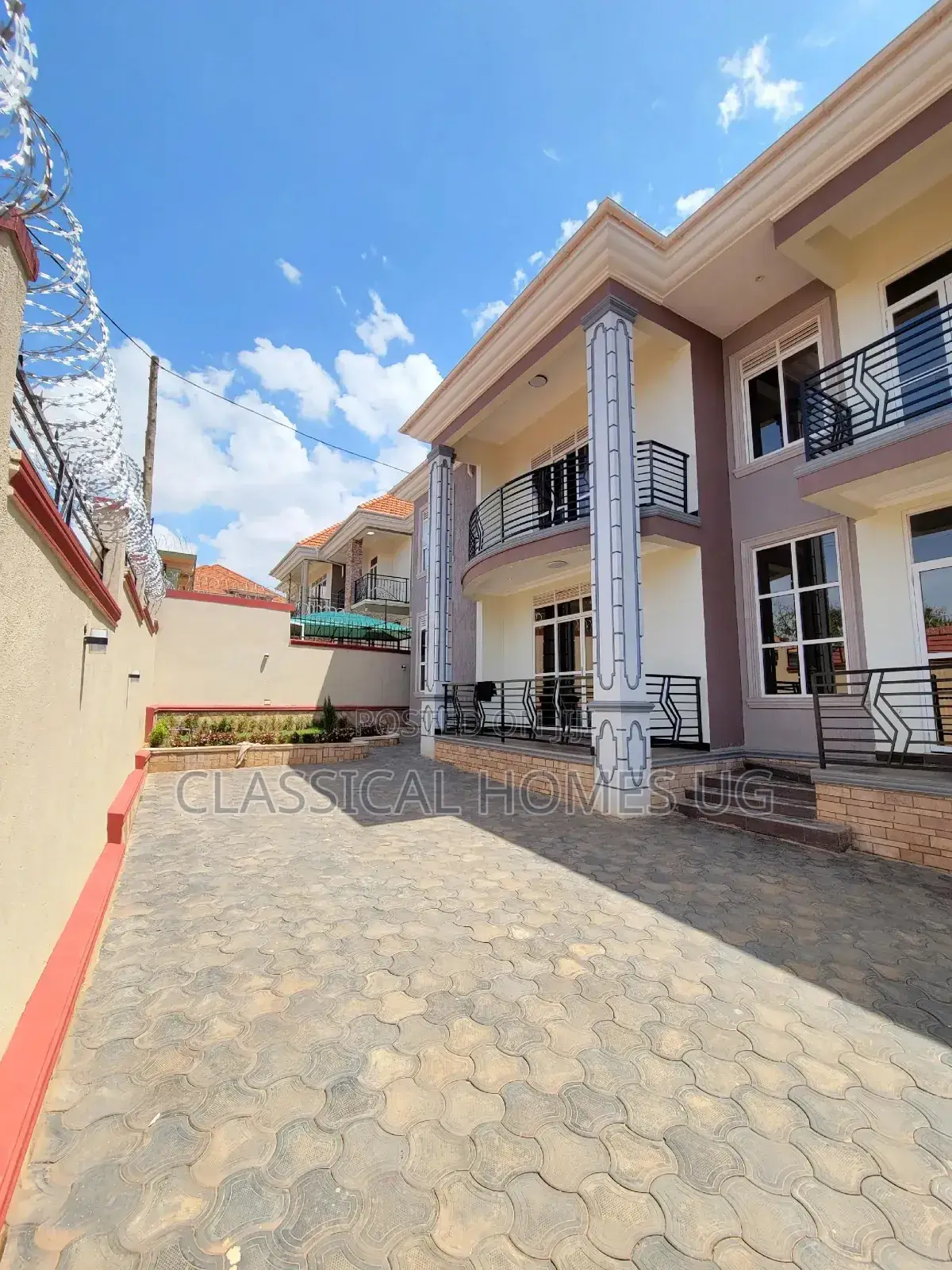 5bdrm Duplex in Akright Bwebajja, Central Division for rent