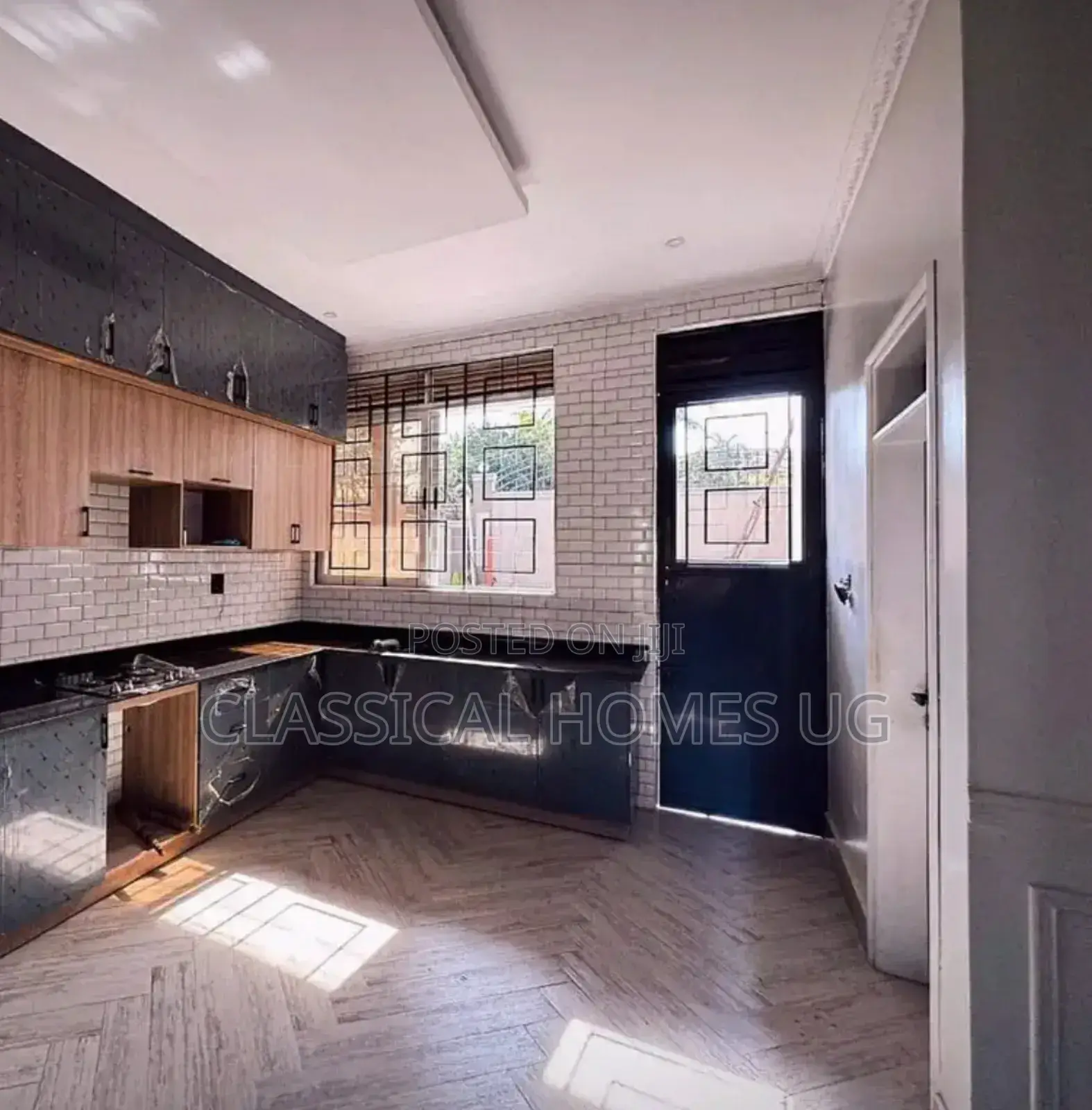 5bdrm Duplex in Akright Bwebajja, Central Division for rent