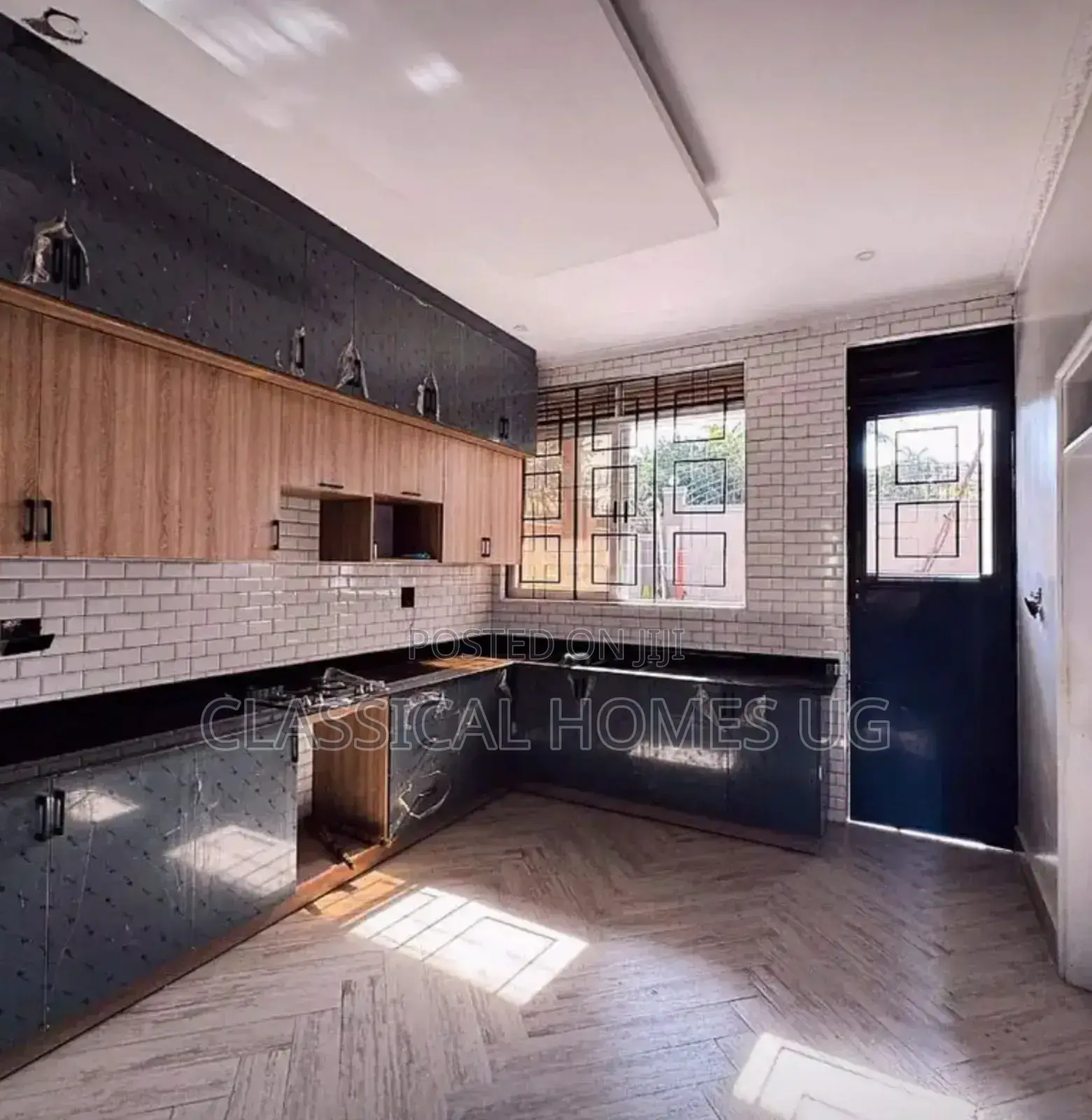 5bdrm Duplex in Akright Bwebajja, Central Division for rent