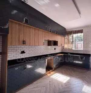 5bdrm Duplex in Akright Bwebajja, Central Division for rent