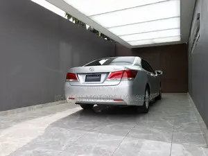 Toyota Crown 2013 Gray