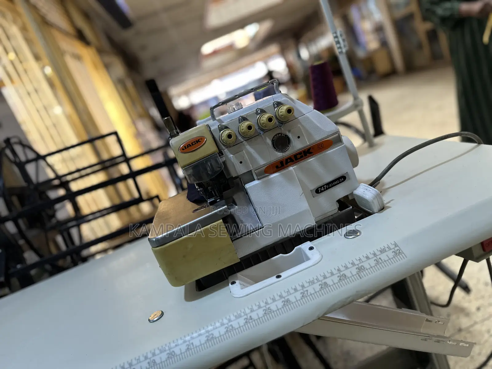 Industrial Overlock Sewing Machines With 4 Years Service Warranty Exp