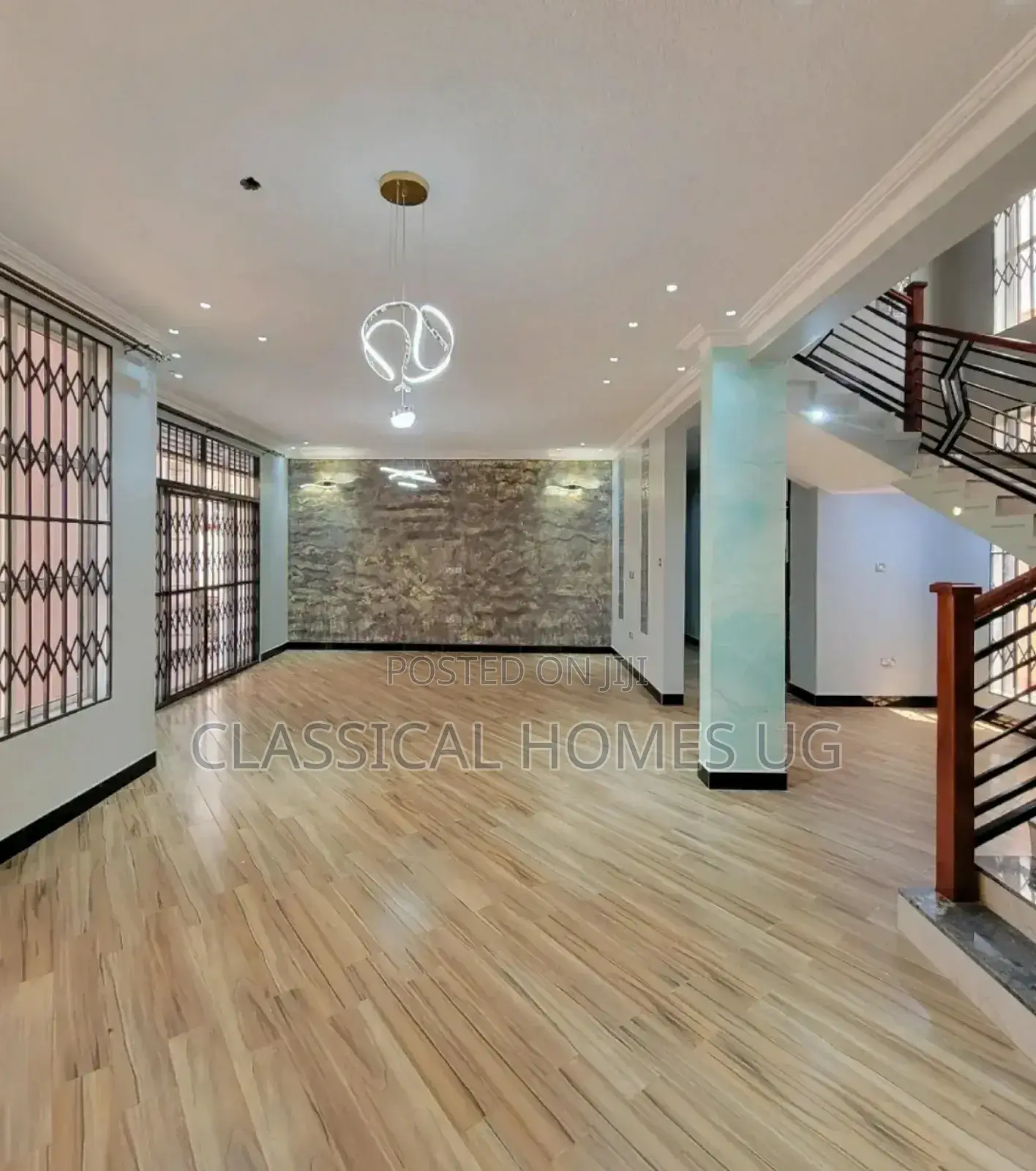 5bdrm Duplex in Akright Bwebajja, Central Division for rent