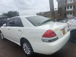 Toyota Mark II Qualis 2000 White