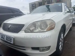 Toyota Mark II Qualis 2000 White
