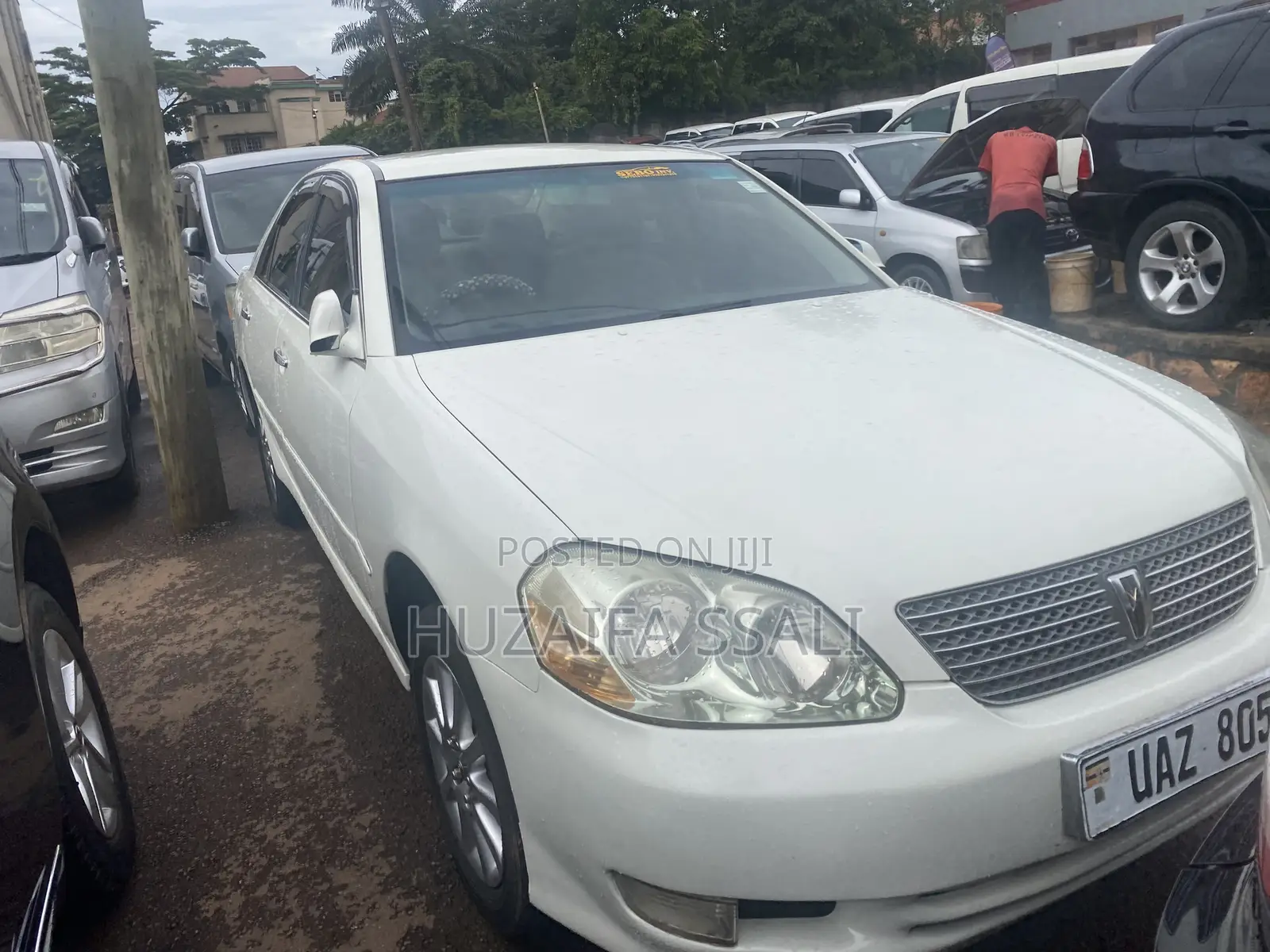 Toyota Mark II Qualis 2000 White